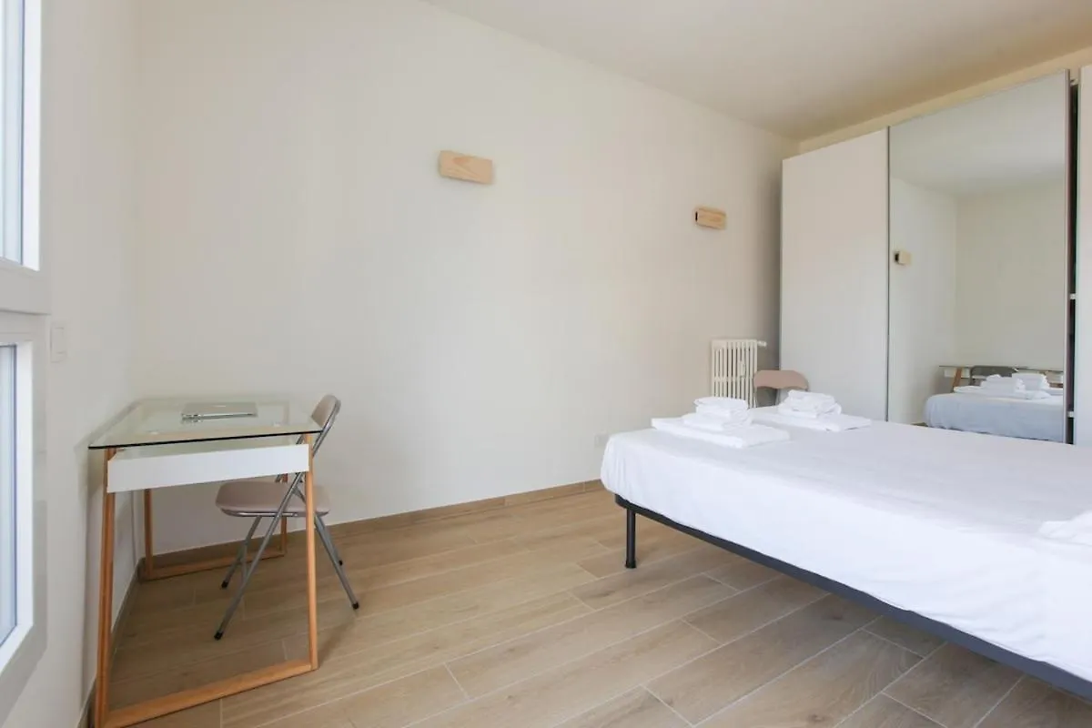 Apartment Elegante Appartamento A 300 M Dalla Metro Zara Milan
