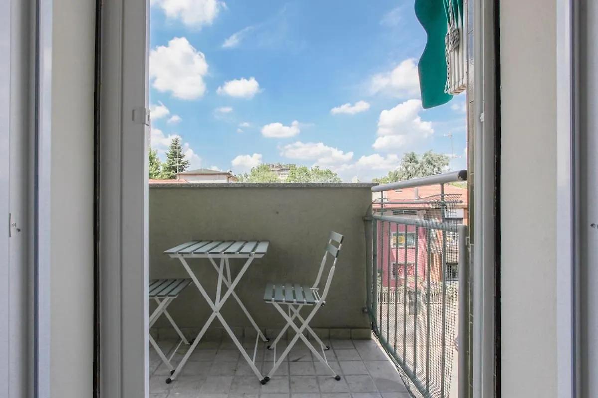 Apartment Elegante Appartamento A 300 M Dalla Metro Zara Milan