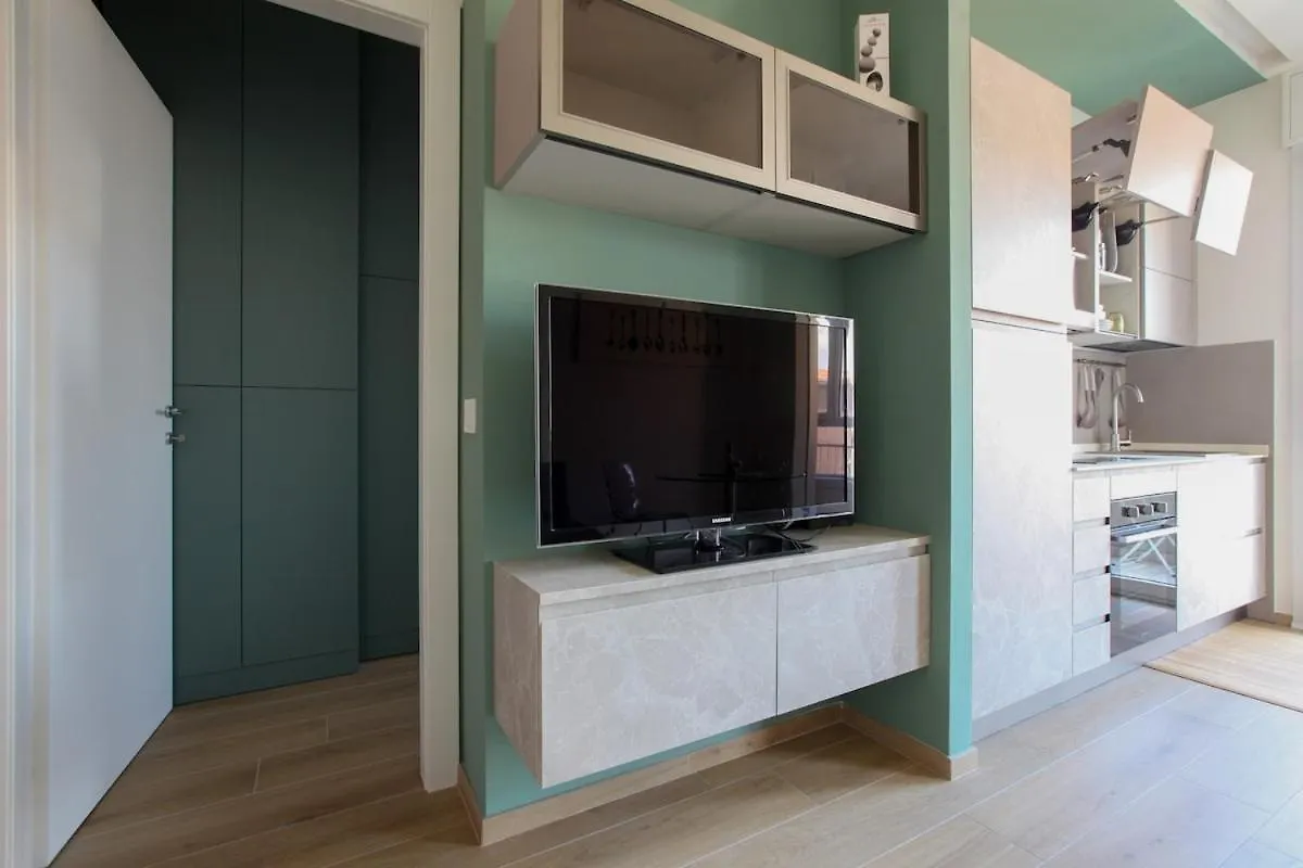 Elegante Appartamento A 300 M Dalla Metro Zara Milan Apartment