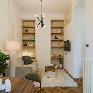 Casa Unica - Elegant With Balcony - Centrale 1 Milan